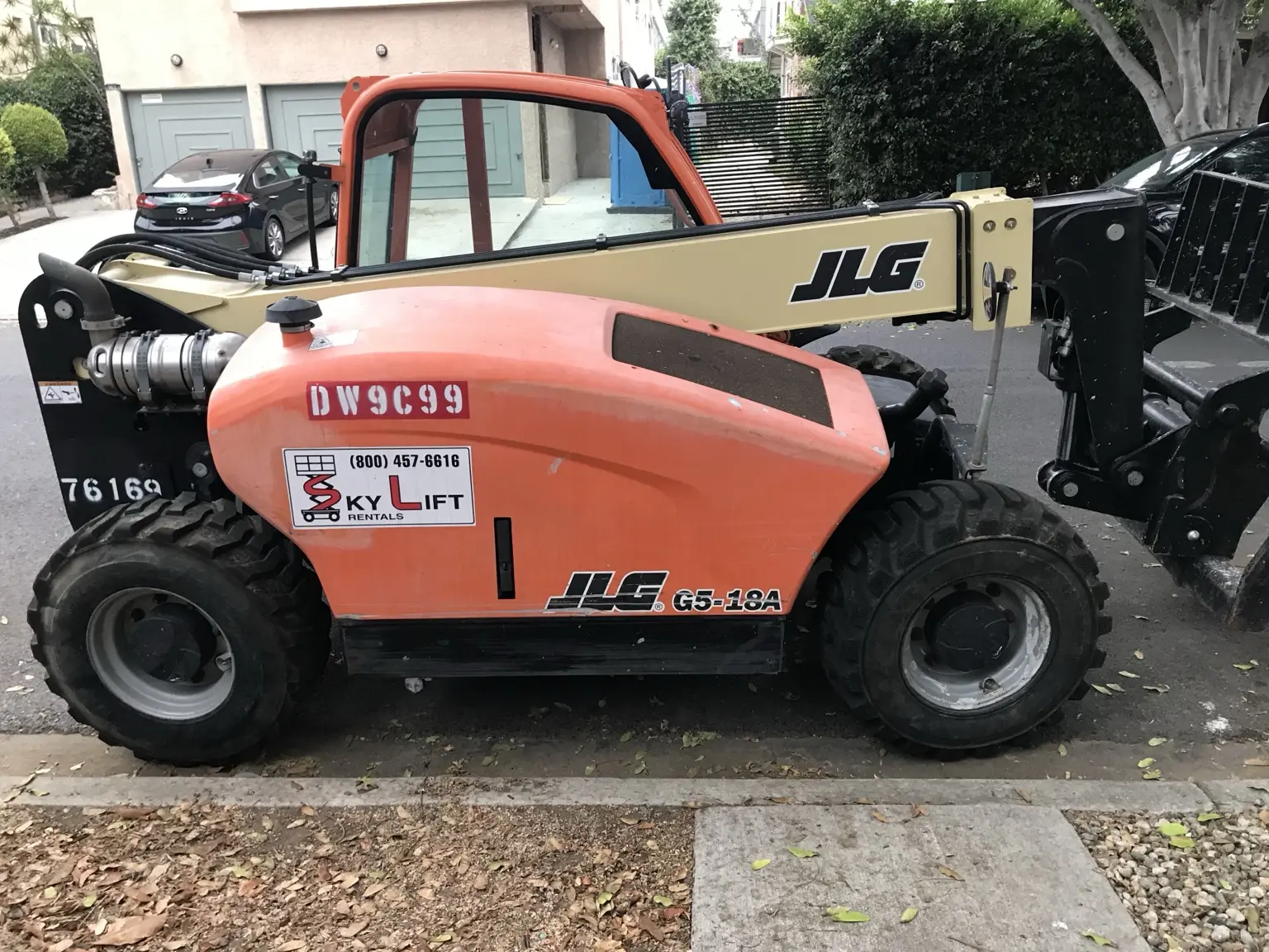 Sky Lift reach forklift